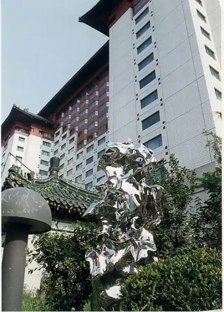 《假山石》展望