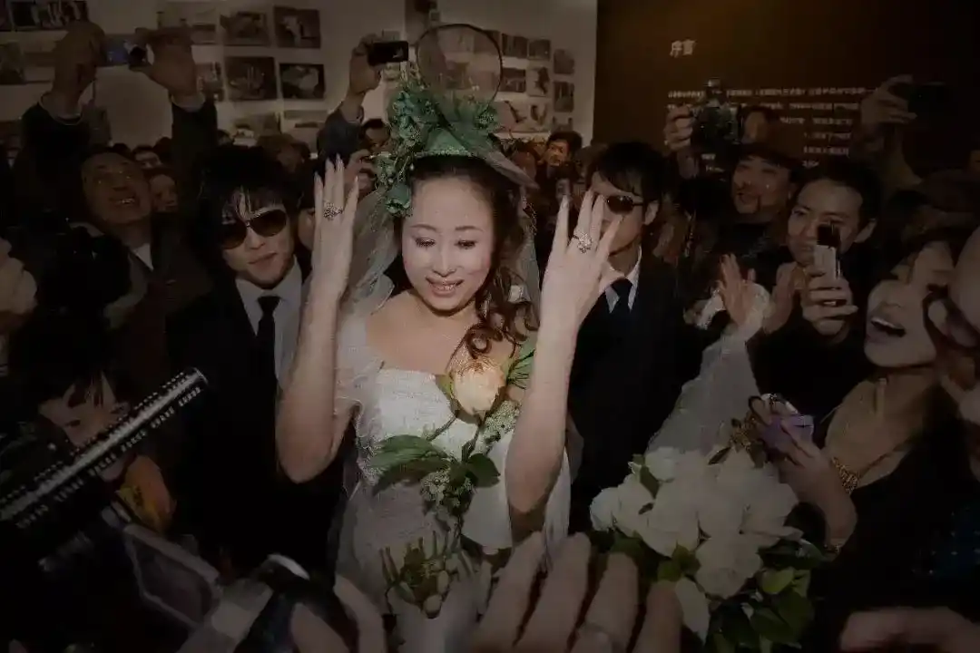 《婚（嫁给自己）》肖鲁