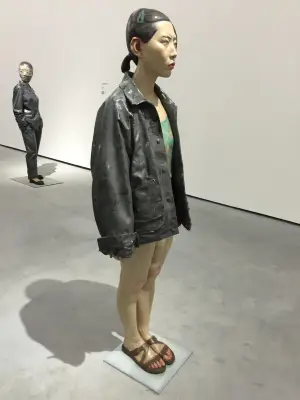 《长腿的处女》向京