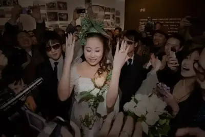 《婚（嫁给自己）》肖鲁
